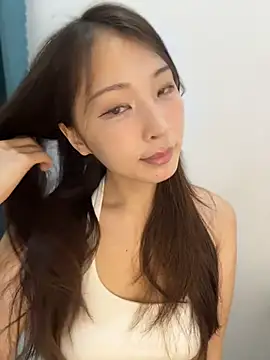Snapshot of SkylerMoon chatting on May 15, 2026, 2:29 am SkylerMoon online show from May 15, 2026, 2:29 am