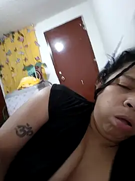 Snapshot of Sara_cute92 chatting on November 3, 2025, 11:33 am Sara cute92 online show from November 3, 2025, 11:33 am