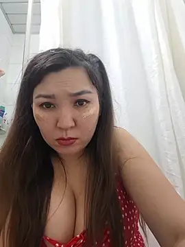 Snapshot of HellaWerlous chatting on February 11, 2026, 4:23 pm HellaWerlous online show from February 11, 2026, 4:23 pm