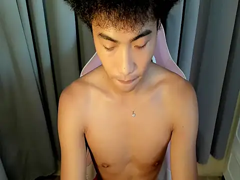 yourhotpinoy online show from May 20, 2026, 3:13 am