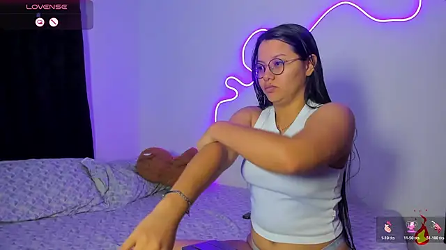 Dilan and Mia online show from May 20, 2026, 8:37 pm