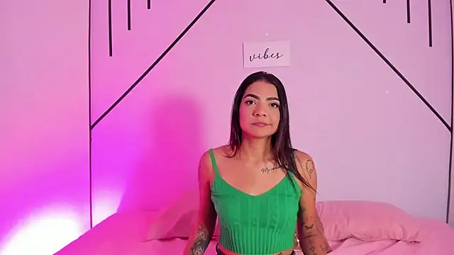 MiahCornell  online show from November 11, 2025, 8:53 pm