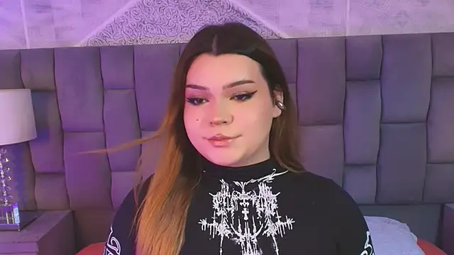 Maxxxine1 online show from December 4, 2025, 10:07 pm