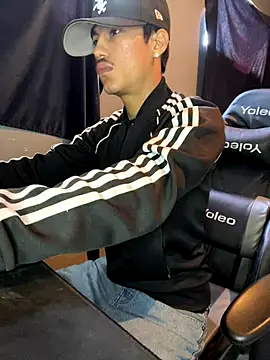 Snapshot of Osmarcito21 chatting on October 16, 2025, 5:03 pm Osmarcito21 online show from October 16, 2025, 5:03 pm