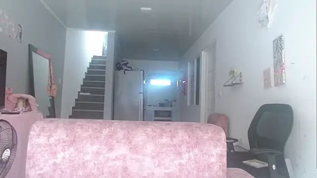 TamaraMera online show from April 3, 2026, 7:45 pm