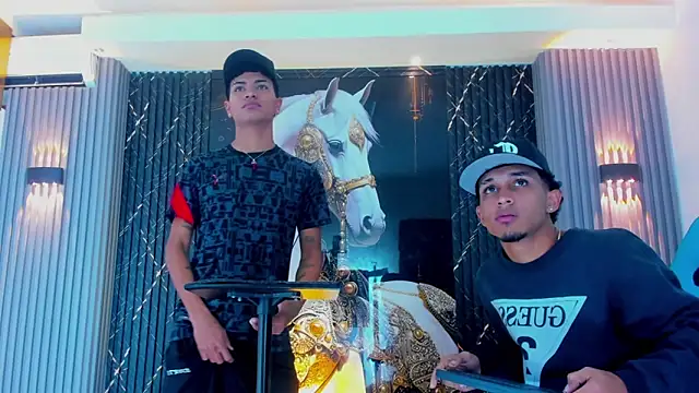 Snapshot of Dominic_Max_ chatting on November 7, 2025, 5:07 am Dominic Max online show from November 7, 2025, 5:07 am