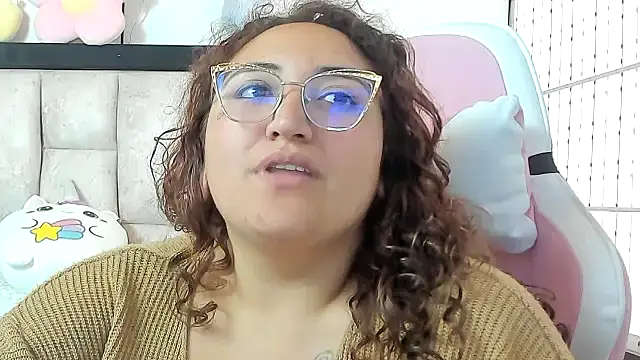 charlloteevans X online show from September 17, 2025, 4:08 pm