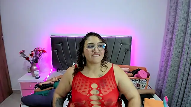 charlloteevans X online show from November 11, 2025, 6:19 pm