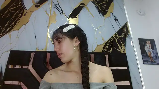 malejahotcs01 online show from September 9, 2025, 1:21 pm