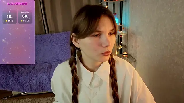 Snapshot of Nika_OMG chatting on November 5, 2025, 8:20 pm Nika OMG online show from November 5, 2025, 8:20 pm