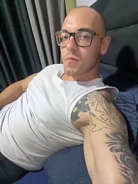 presidiarioGostoso online show from October 16, 2025, 2:56 am