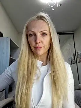 Monna online show from October 25, 2025, 2:02 pm