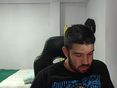 Axel11113 online show from November 20, 2025, 2:56 am