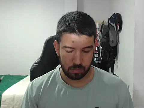 Axel11113 online show from November 25, 2025, 2:33 am