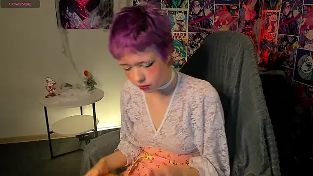 CarolineRichter online show from November 3, 2025, 3:30 am