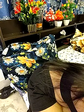 priya 26 online show from December 18, 2025, 1:39 pm