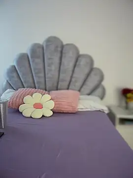 emma-conti2 online show from October 27, 2025, 3:16 pm