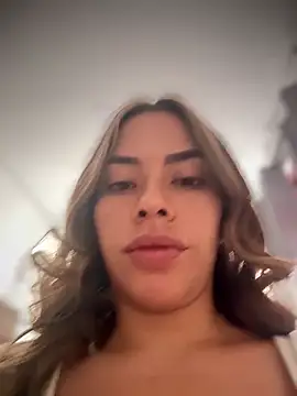 emma-conti2 online show from May 22, 2026, 1:17 pm