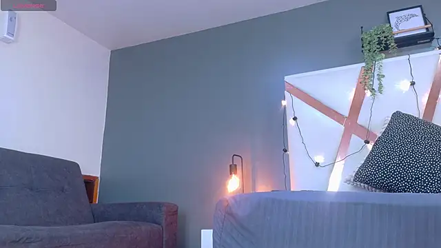 RiriiBrunette   online show from February 16, 2026, 7:43 pm