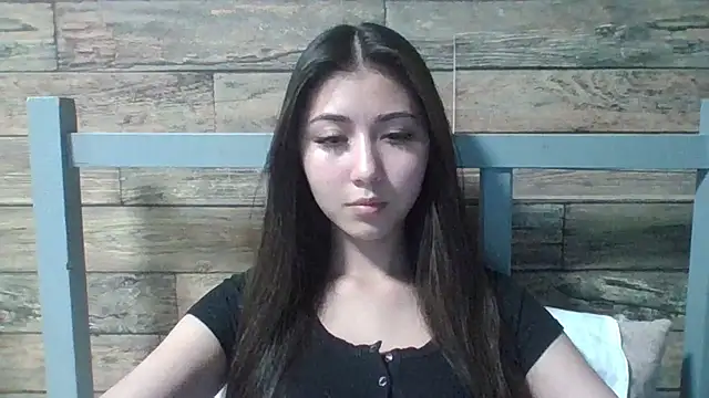 Virginia Hicks online show from October 5, 2025, 5:33 pm