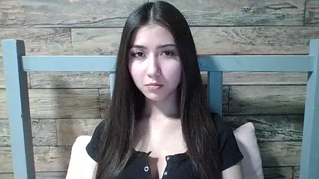 Virginia Hicks online show from November 28, 2025, 2:31 pm