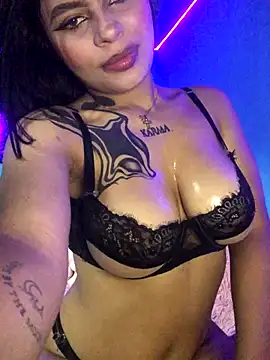 Snapshot of SophiaAlvarez chatting on December 5, 2025, 8:27 pm SophiaAlvarez online show from December 5, 2025, 8:27 pm