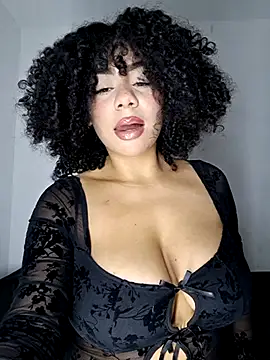 Snapshot of Yerystar chatting on January 17, 2026, 10:13 pm Yerystar online show from January 17, 2026, 10:13 pm