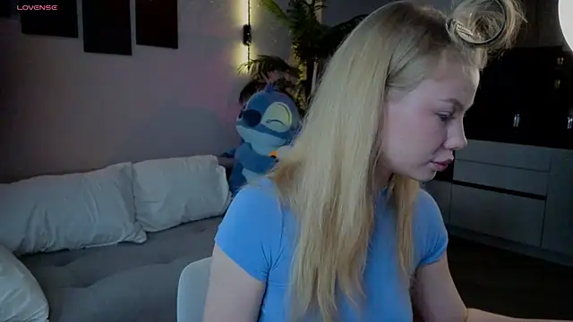 Snapshot of emilyshepar_d chatting on June 26, 2026, 1:54 am emilyshepar d online show from June 26, 2026, 1:54 am