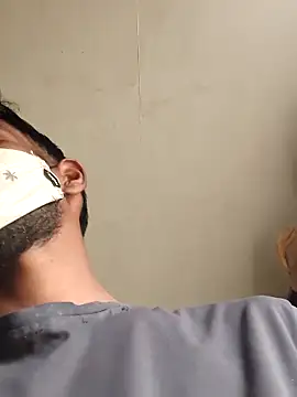 Snapshot of RAYI_Queen_4 chatting on December 14, 2025, 4:07 am RAYI Queen 4 online show from December 14, 2025, 4:07 am