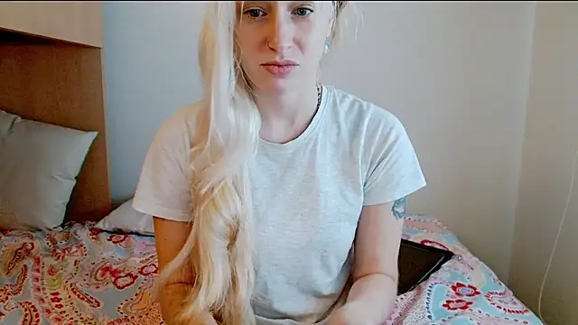 SatinQueen90 online show from December 2, 2025, 9:14 am