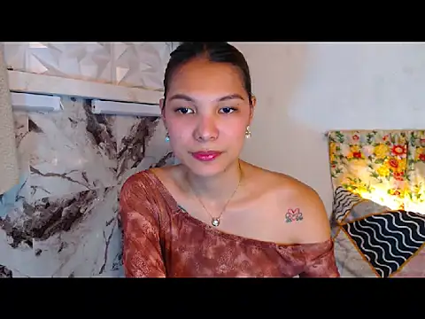 Snapshot of Mhinna chatting on April 12, 2026, 5:01 am Mhinna online show from April 12, 2026, 5:01 am