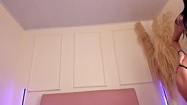 Snapshot of Lilily_lv chatting on September 19, 2025, 12:23 am Lilily lv online show from September 19, 2025, 12:23 am