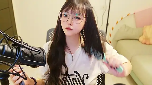Snapshot of Yucheng__520 chatting on May 17, 2026, 4:43 am Yucheng 520 online show from May 17, 2026, 4:43 am