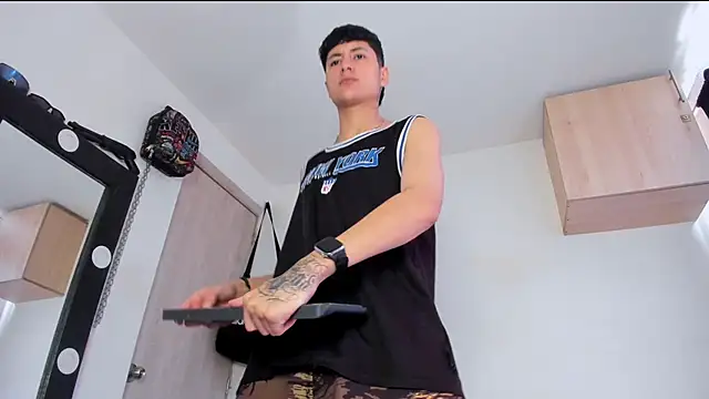 Snapshot of Mateo_Escobar chatting on September 8, 2025, 3:44 pm Mateo Escobar online show from September 8, 2025, 3:44 pm