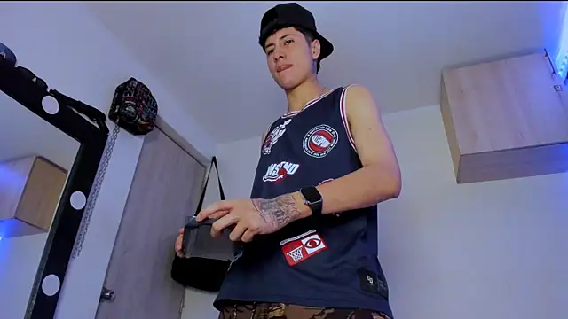 Snapshot of Mateo_Escobar chatting on September 10, 2025, 4:51 pm Mateo Escobar online show from September 10, 2025, 4:51 pm