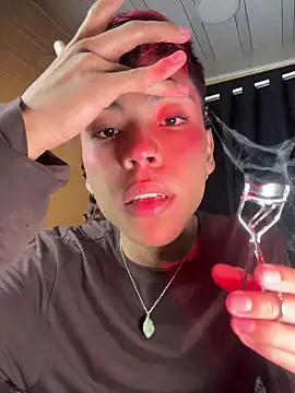 MaxiWildd online show from November 4, 2025, 12:59 pm