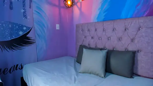 Snapshot of MaxiWildd chatting on January 15, 2026, 12:54 pm MaxiWildd online show from January 15, 2026, 12:54 pm