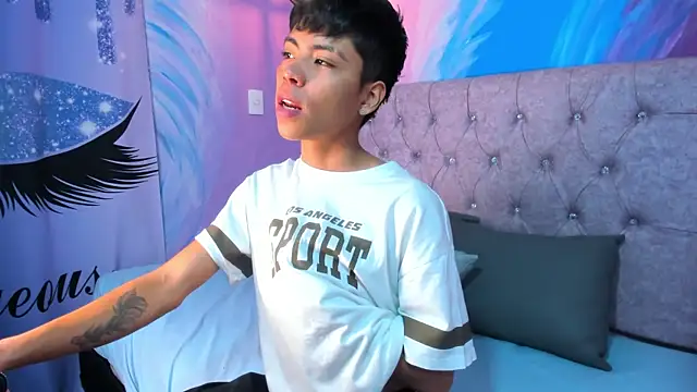 Snapshot of MaxiWildd chatting on February 9, 2026, 12:31 pm MaxiWildd online show from February 9, 2026, 12:31 pm