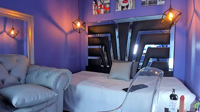 Snapshot of anne-brown13 chatting on October 15, 2025, 7:14 pm anne-brown13 online show from October 15, 2025, 7:14 pm