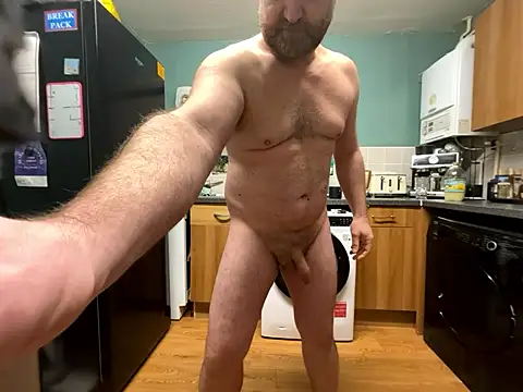 Snapshot of Dilfcam101 chatting on January 14, 2026, 7:47 am Dilfcam101 online show from January 14, 2026, 7:47 am