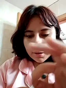 Snapshot of tutermitoa chatting on October 15, 2025, 5:13 pm tutermitoa online show from October 15, 2025, 5:13 pm