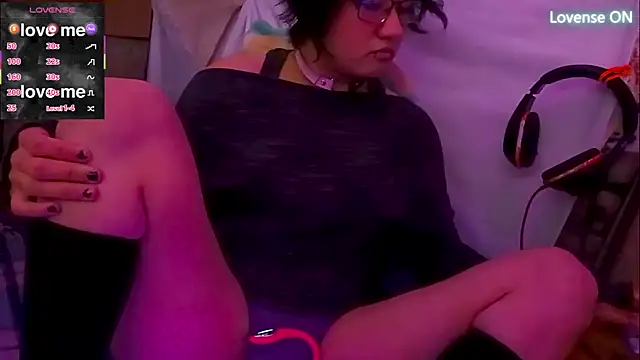 Snapshot of Ftm_Bunny chatting on December 20, 2025, 1:18 pm Ftm Bunny online show from December 20, 2025, 1:18 pm