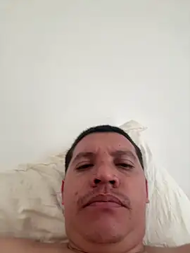 Snapshot of michael877675 chatting on September 25, 2025, 2:21 pm michael877675 online show from September 25, 2025, 2:21 pm