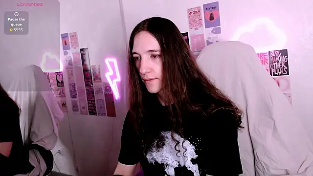 Snapshot of SilverMuse chatting on February 4, 2026, 11:53 pm SilverMuse online show from February 4, 2026, 11:53 pm