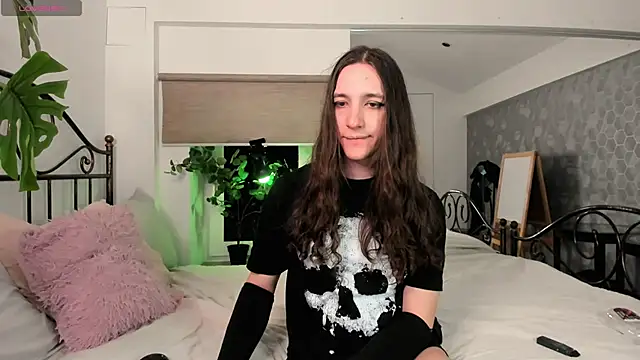 Snapshot of SilverMuse chatting on March 15, 2026, 8:15 pm SilverMuse online show from March 15, 2026, 8:15 pm