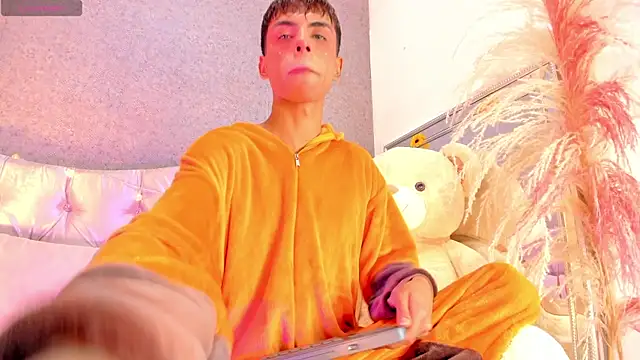 Snapshot of PrincePoppy chatting on September 18, 2025, 8:33 pm PrincePoppy online show from September 18, 2025, 8:33 pm