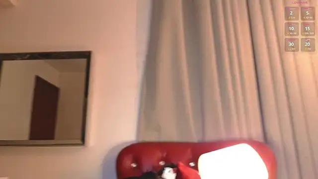 Snapshot of PrincePoppy chatting on October 9, 2025, 8:40 pm PrincePoppy online show from October 9, 2025, 8:40 pm