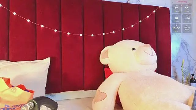 Snapshot of PrincePoppy chatting on November 18, 2025, 9:19 pm PrincePoppy online show from November 18, 2025, 9:19 pm