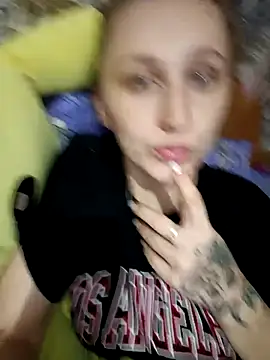 Snapshot of Lissa213 chatting on October 19, 2025, 5:35 pm Lissa213 online show from October 19, 2025, 5:35 pm