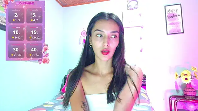 angelic coral online show from November 5, 2025, 10:21 pm